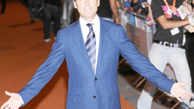 Matías Prats posa a su llegada al teatro donde se celebró la Gala de Clausura del FesTVal