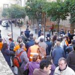 La Junta compara ahora las protestas de los funcionarios con Batasuna