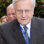 El presidente del BCE, Jean-Claude Trichet, tilda de «decisivo» que Italia «confirme e implemente» medidas contra el déficit
