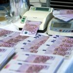 El ahorro familiar baja hasta el 4,4 por ciento de su renta
