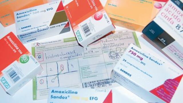 El principal mecanismo de las resistencias microbiana es el uso inadecuado de antibi&oacute;ticos