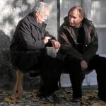 El director (izda.), durante el rodaje de «Misterios de Lisboa»