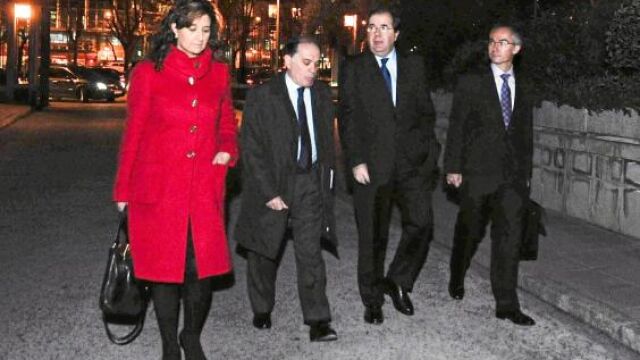 Juan Vicente Herrera, Tomás Villanueva, Begoña Hernández y Ricardo González, antes de la reunión