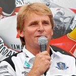 Un mito en el «box»: Rainey, que ha vuelto a Misano 18 años después del accidente que le dejó en silla de ruedas, siguió in situ los entrenamientos.