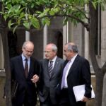 José Montilla, acompañado de los consellers Antoni Castells y Joaquim Nadal