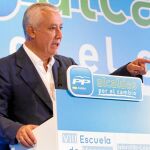 Javier Arenas intervino ayer en la clausura de la Escuela de Verano del PP-A, en Islantilla