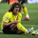 CARLES PUYOL se ha resentido de sus problemas de rodilla y no jugará ante el Arsenal