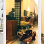 Alfombras enrolladas, lámparas descolgadas, cajas en los pasillos, escaleras de obra por las paredes...