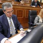 El ministro de Presidencia, Ramón Jáuregui, en una imagen de archivo, en el Congreso de los Diputados