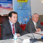 El rector de la UMU, José Antonio Cobacho (derecha), en la presentación