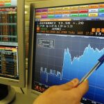 La prima de riesgo cae a 346 puntos básicos pese a la rebaja de Fitch