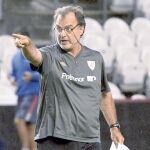 Bielsa, durante un entrenamiento con el Athletic en pretemporada