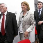 Tomás Gómez y varios miembros de su Ejecutiva se reunieron ayer en Getafe con los candidatos del PSOE que precisan pactos con otras formaciones para gobernar