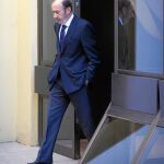Alfredo Pérez Rubalcaba ayer a su salida de la Ejecutiva Federal del PSOE