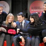 Ignacio González, junto a los actores Luis Merlo, Amparo Larrañaga, Maribel Verdú y María Barranco