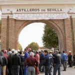 Los empleados se reunieron ayer en asamblea para mantener en suspenso las protestas hasta final de mes