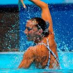 Gemma sale de la piscina