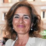 Ana Botella, a su entrada en el teatro Compac de Gran Vía