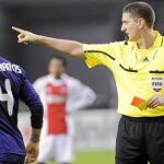 Momento en el que el árbitro escoces, Thomson, expulsó a Ramos por doble amarilla. La segunda, por perder tiempo. Cuatro minutos antes había echado a Xabi por idénticos motivos