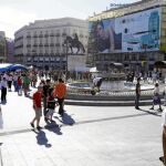 En los últimos meses, la Puerta del Sol ha estado tomada, sin permiso de Delegación de Gobierno, por los «indignados» del 15-M