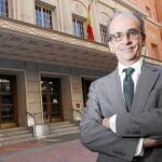 Recién nombrado. Paolo Pinamonti, ayer ante la fachada del Teatro de la Zarzuela
