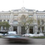 El mercado suspende a las agencias y aprueba las reformas