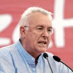 El coordinador federal de IU, Cayo Lara, en un mitin