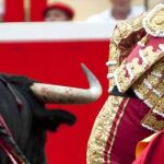 Miguel Ángel Perera en su faena de muleta, ayer, en Bilbao