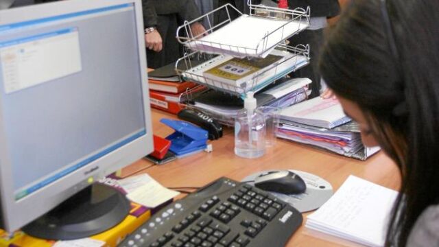 Operadora de atenci&oacute;n telef&oacute;nica