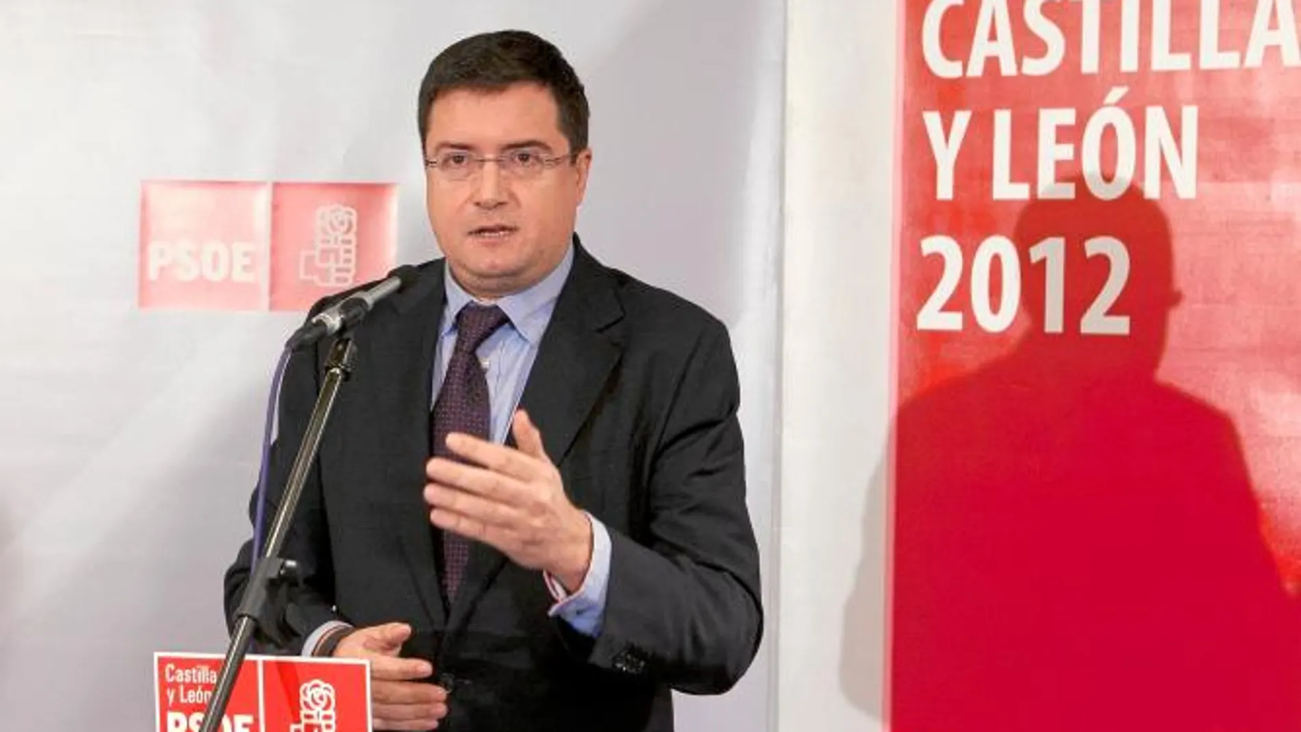Óscar López felicitó ayer la Navidad a la prensa y deseó que el 2012 sea «el año de la prosperidad»