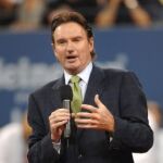 EL EX TENISTA JIMMY CONNORS