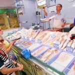 Después de siete meses de obras, el «nuevo» Mercado de Argüelles volvió a recibir ayer clientes