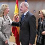 Pilar del Olmo junto a Manuel Chaves y Elena Salgado