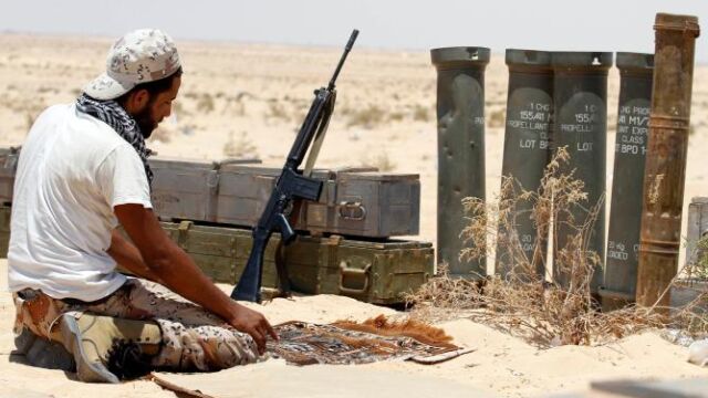Un combatiente en Libia
