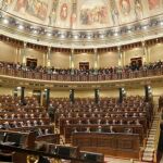 El presidente de la Cámara Baja, José Bono (d), pronuncia su discurso durante el acto que se celebra esta tarde en el Congreso de los Diputados con motivo del 30 aniversario del intento de golpe de estado del 23-F