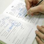 Desde 1999, en España es posible decidir entre los padres el orden de los apellidos