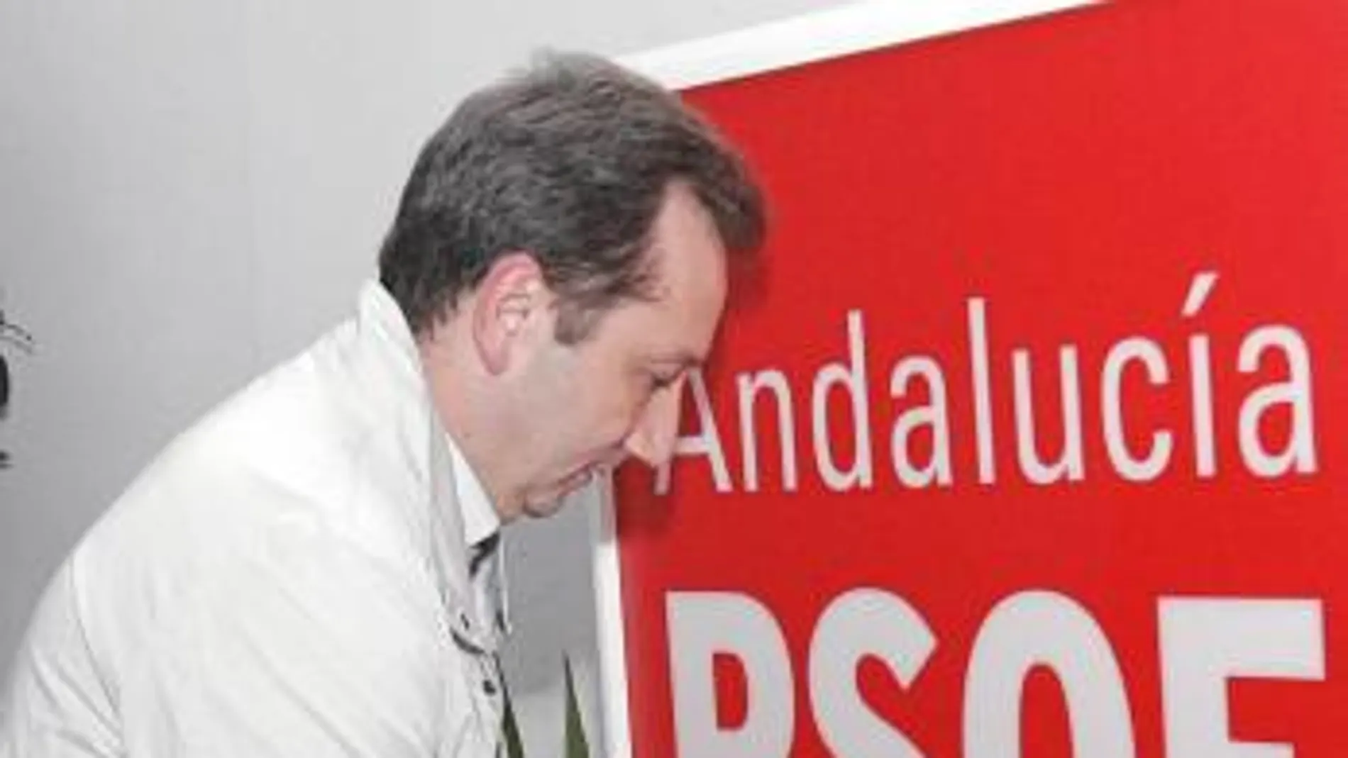 Manuel Recio, consejero de Empleo, adjudica a su partido la decisión sobre la creación de una comisión investigadora en la Cámara andaluza