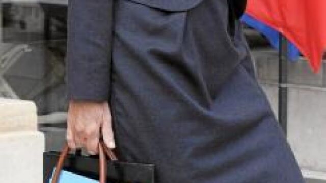 PEINADO A LO GARÇON. La ministra gala de Economía, Christine Lagarde, ha hecho de su imagen el anclaje de la experiencia. Está divorciada y es madre de dos hijos.