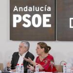 La juez apunta a Griñán: conoció los informes que alertaban sobre los ERE