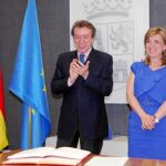 De Santiago-Juárez asiste a la toma de posesión de María José Salgueiro, viceconsejera de Administración