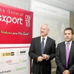 Ramón Luis Valcárcel y Juan Marín, en la clausura de la Asamblea de Proexport
