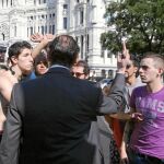 Algunos ciudadanos mostraron ayer su enfado a los «indignados» por las continuas molestias