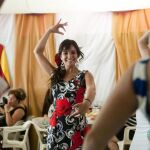 La gente más feliz es más abierta y le gusta compartir más su alegría