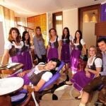 Marie y su equipo de dentistas (Foto: Austrian Times)