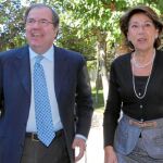 El presidente Juan Vicente Herrera junto a la vicepresidenta del Banco Europeo de Inversiones, Magdalena Álvarez