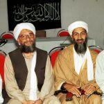 Ayman al-Zawahri (izq) y Osama bin Laden