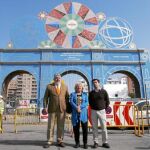 Rosamar Prieto-Castro, flanqueada por Rafael Carretero y Carlos García Lara