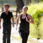 Sean Penn olvida a Scarlett con una misteriosa mujer