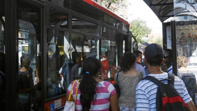El billete sencillo del transporte público madrileño se convierte con esta subida en el más caro de España