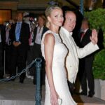 La princesa, que se cambió para la cena, repitió un modelo de Armani, esta vez con volantes